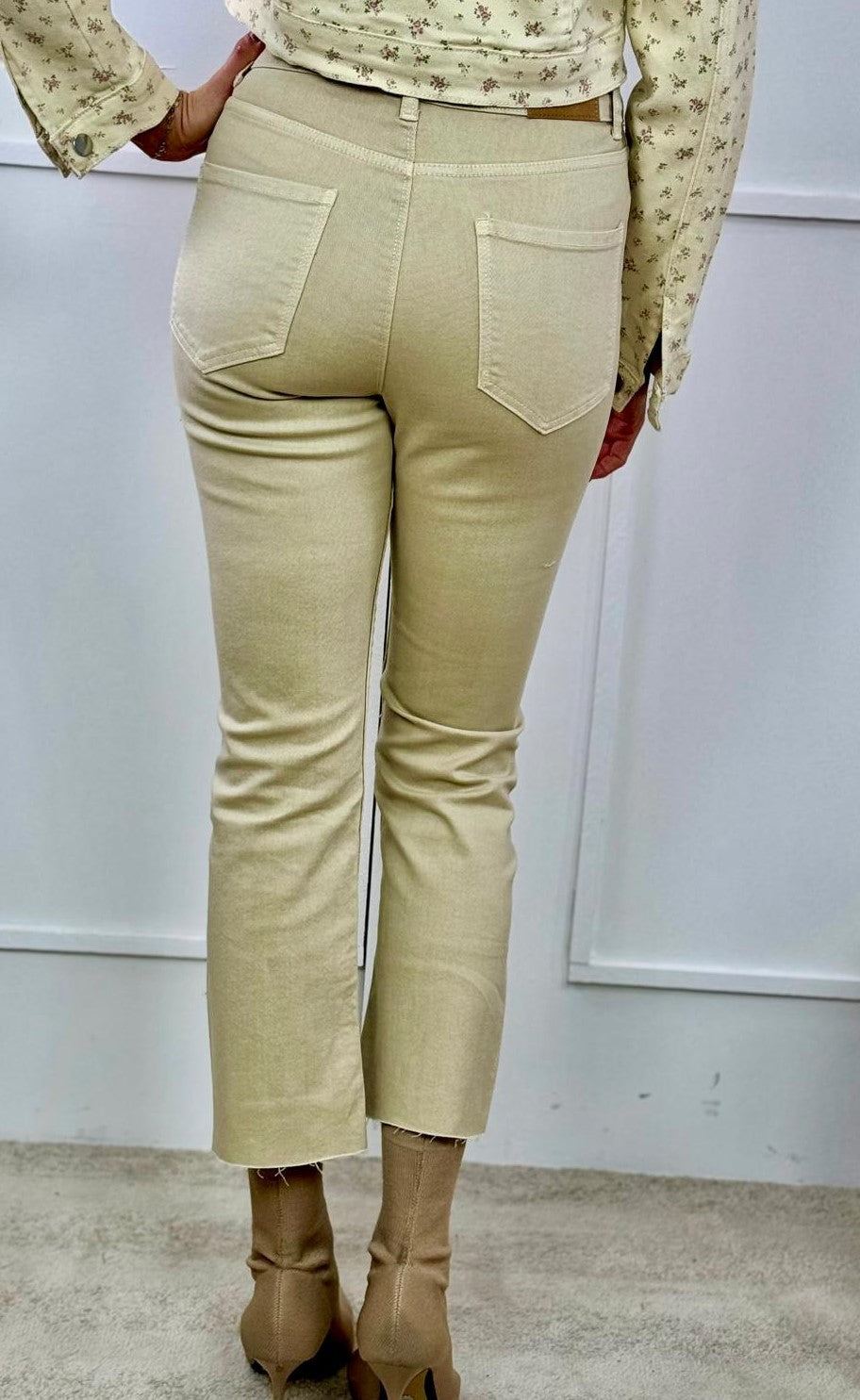 VAQUERO BEIGE FIT