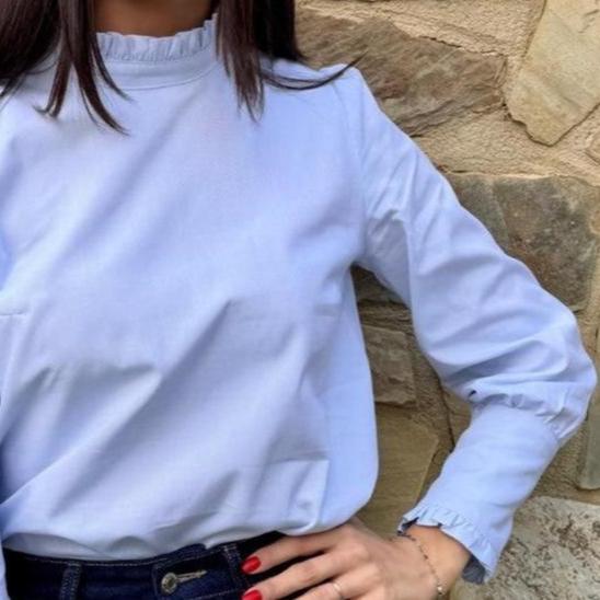 Camisa Celeste Volante.