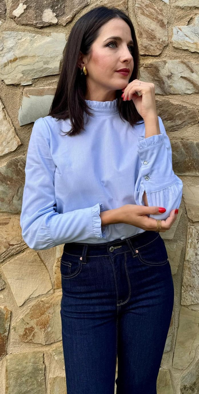 Camisa Celeste Volante.