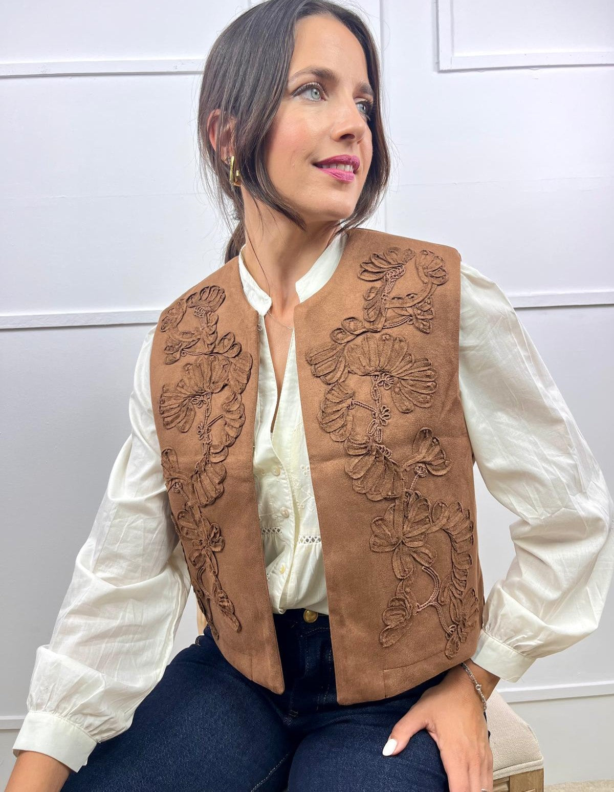 CHALECO FLOR CARAMELO