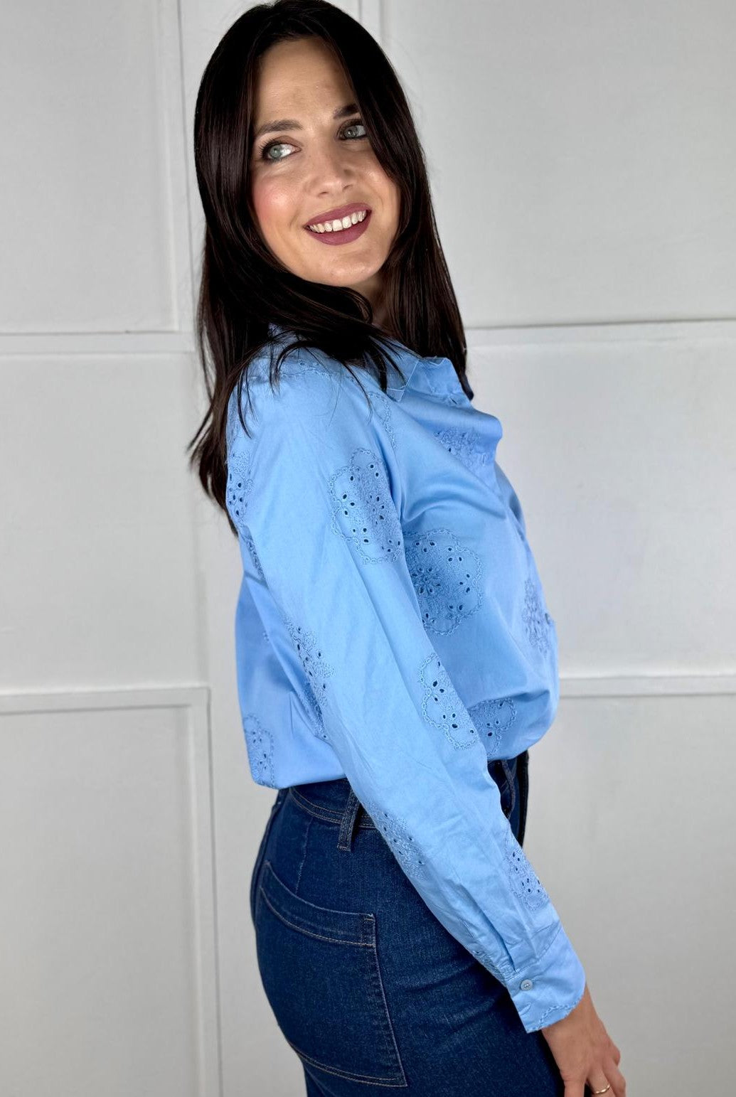 CAMISA TROQUELADA AZUL