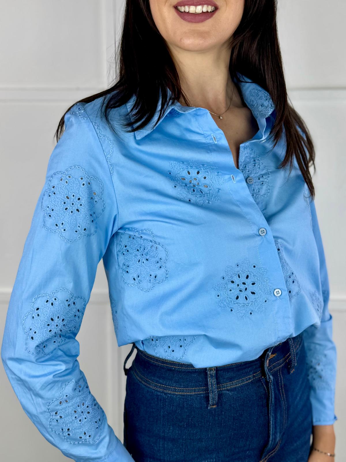 CAMISA TROQUELADA AZUL